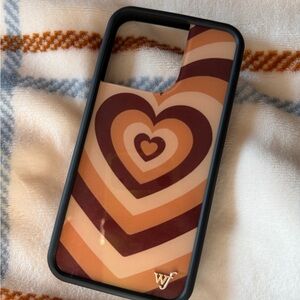 Wildflower Heart Pattern Phone 13 pro Case